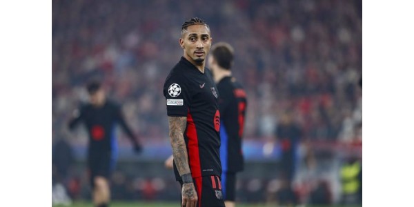 FC Barcelonas Trikot Nr. 11 zeigt einen starken Spieler